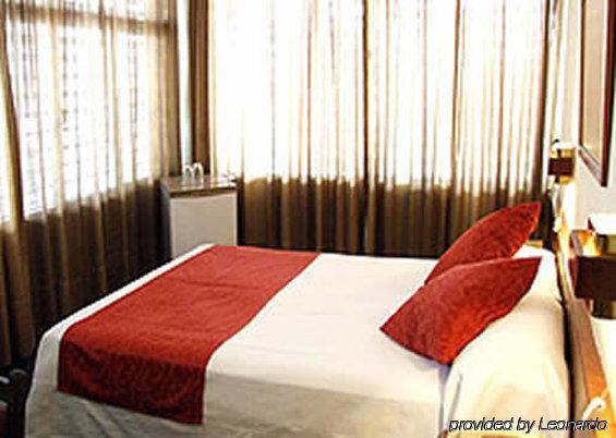 Austral Hotel Montevideo Bilik gambar